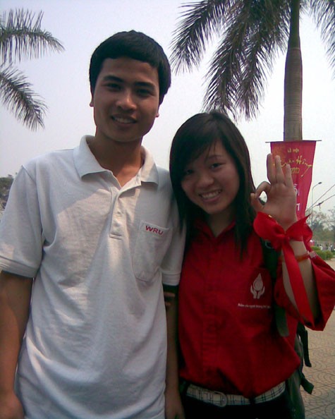 Nguyễn Văn Toán cùng bạn trong ngày hội hiến máu tình nguyện