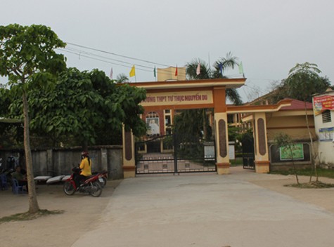 Việc các nữ sinh ngất xỉu đã gây hoang mang trong học sinh của Trường THPT Nguyễn Du