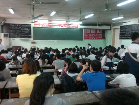 Một “lò” luyện thi đại học tại Hà Nội.