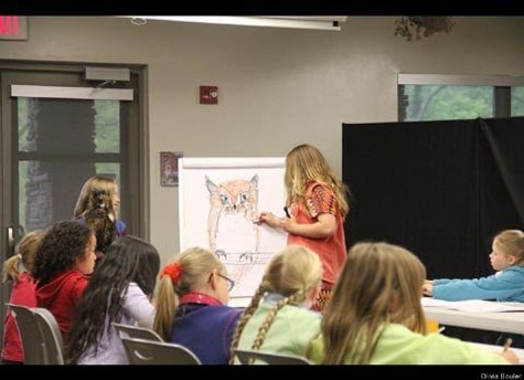 Olivia Bouler: Bé gái chỉ mới 12 tuổi này đã tận dụng khả năng hội họa của mình để tuyên truyền những thông điệp cứu hành tinh. Nhà hoạt động vì môi trường Olivia đã quyên góp được 200.000 USD nhờ cuốn sách “Olivia's Birds: Saving the Gulf” và các tác phẩm được trưng bày tại Trung tâm Thiên nhiên và Nghệ thuật Ned Smith.