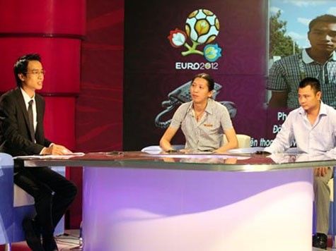 Một chương trình bình luận Euro 2012 có khách mời trên VTV3 Ảnh: