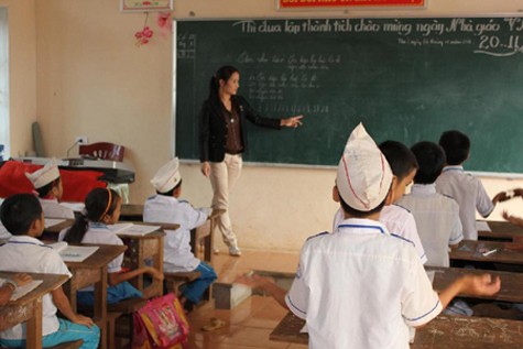 Vào kỳ nghỉ hè, hàng trăm giáo viên hợp đồng tại Nghệ An lâm vào cảnh không lương.