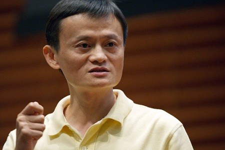 Nhưng với sự nhạy bén của mình, Jack Ma là người đầu tiên đã nhìn thấy cơ hội phát triển kinh doanh thông qua internet tại Trung Quốc. Ông bắt tay vào xây dựng mạng lưới tìm kiếm thông tin thương mại trên mạng và các dịch vụ kinh doanh khác qua các trang web như taobao.com, dịch vụ Ali-loan… Ngày nay Jack Ma lại được gọi là “Ông vua thương mại điện tử tại Trung Quốc”... NHỮNG HOTGIRL TỪNG THI ĐỖ THỦ KHOA ĐẠI HỌC