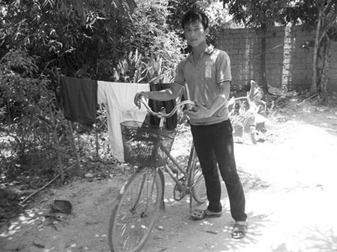 Chiếc xe đạp đã cùng Thuận đi suốt hành trình thi đại học dài 300km