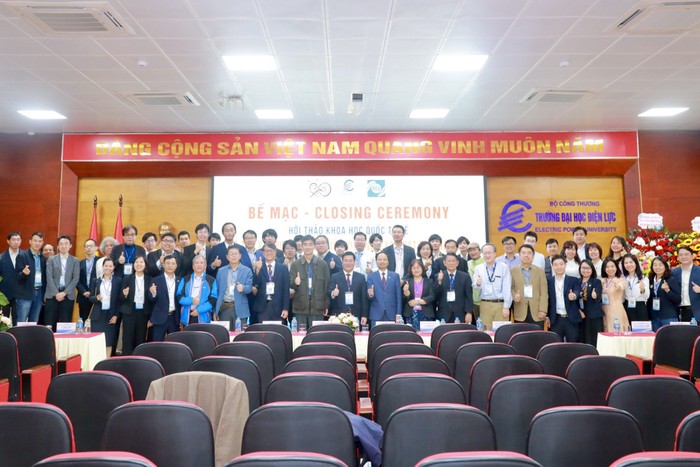 Các đại biểu chụp ảnh lưu niệm tại Hội thảo VJISAP 2024.