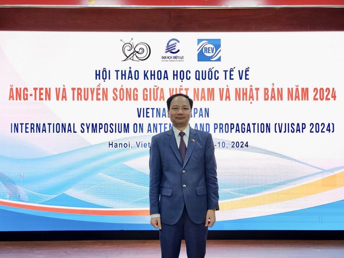Tiến sĩ Phạm Duy Phong – Trưởng khoa Điện tử Viễn thông, Trường Đại học Điện lực.