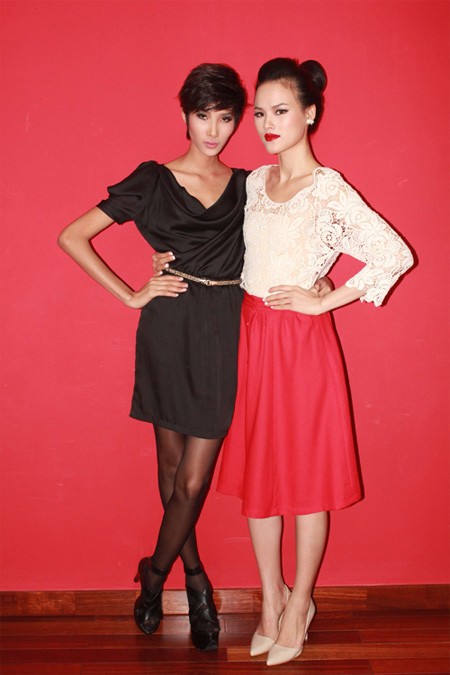 ... và Á quân Vietnam"s Next Top Model 2010 - Tuyết Lan, nổi bật trong chiếc váy midi màu đỏ mix cùng áo sáng màu.