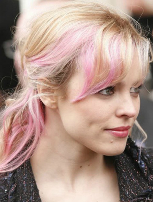 Mỹ nhân của "The Notebook"- Rachel McAdams vốn trung thành với phong cách cổ điển cũng đã chuyển sang tóc highlight màu hồng pastel. Xem thêm: Tóc đẹp sao Việt/Tóc đẹp sao Hollywood/Tóc đẹp sao Hàn/Tóc đẹp sao Hoa ngữ