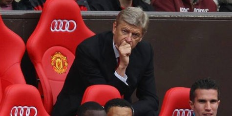 Wenger hoàn toàn im lặng trong phòng thay đồ sau trận.