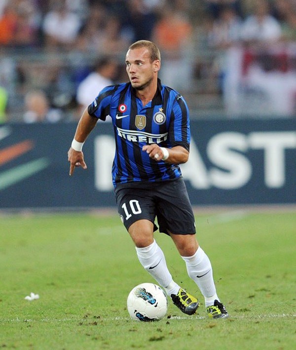 10. Wesley Sneijder (Inter) - Quan tâm: MU