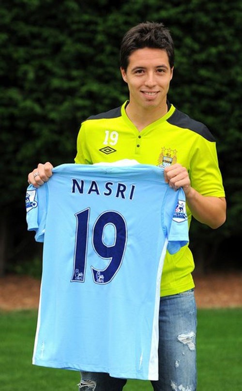 2. Samir Nasri (Arsenal tới Man City – 24 triệu bảng)