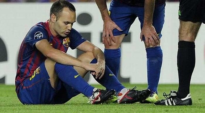 Chấn thương: Iniesta bị đau gân kheo
