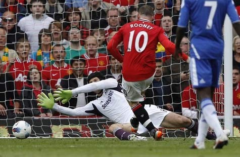 Rooney có bàn thắng may mắn trước khi hiệp 1 kết thúc