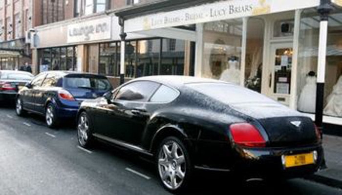 Steven Gerrard với chiếc Bentley Continental sang trọng