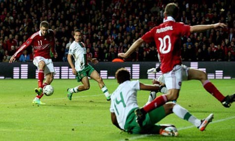 Bendtner ghi bàn thắng giúp Đan Mạch dẫn trước Bồ Đào Nha 2-0