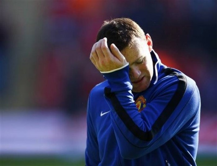 Rooney không ra sân với lý do "không đủ thể lực"