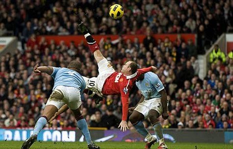 Cú vô-lê thành bàn của Rooney mùa giải trước