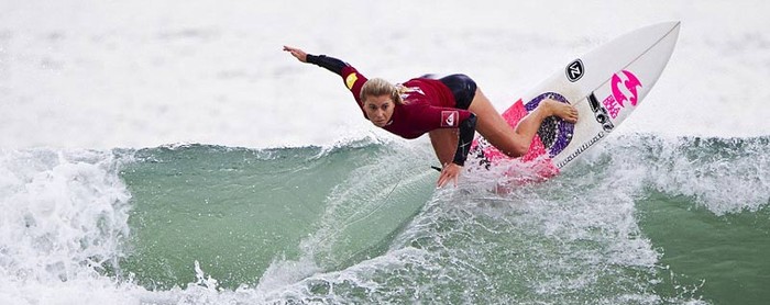 VĐV lướt sóng người Australia Dimity Stoyle thi đấu giải vô địch nữ Thế giới tại Rio de Janeiro