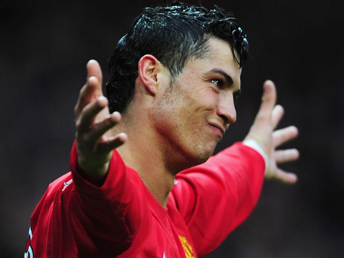 2. Cristiano Ronaldo: Một trong những "thợ lặn" giỏi nhất thế giới