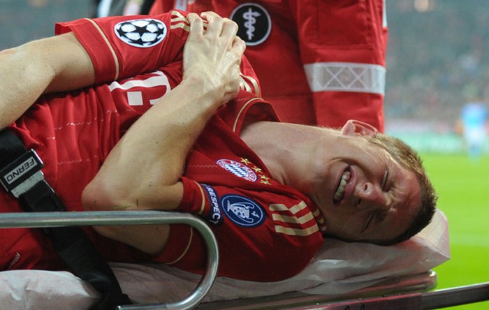 Và Bastian Schweinsteiger bị chấn thương nặng