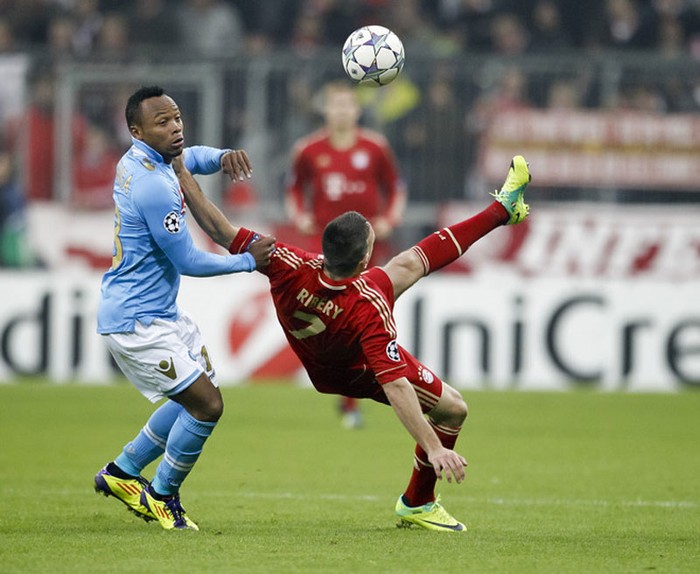 Ở Munich, Bayern gặp vô số khó khăn với Napoli