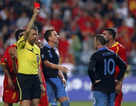 Rooney sẽ phải nghỉ hết vòng bảng EURO 2012 nếu có mặt trong thành phần ĐT Anh