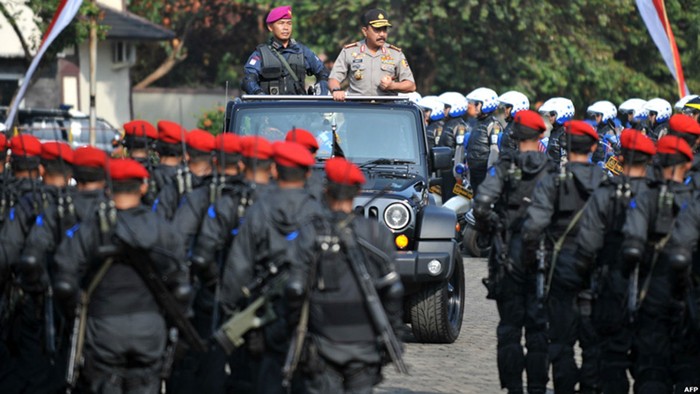 4 giờ trước lễ khai mạc, lực lượng cảnh sát duyệt binh lần cuối để bảo đảm an ninh