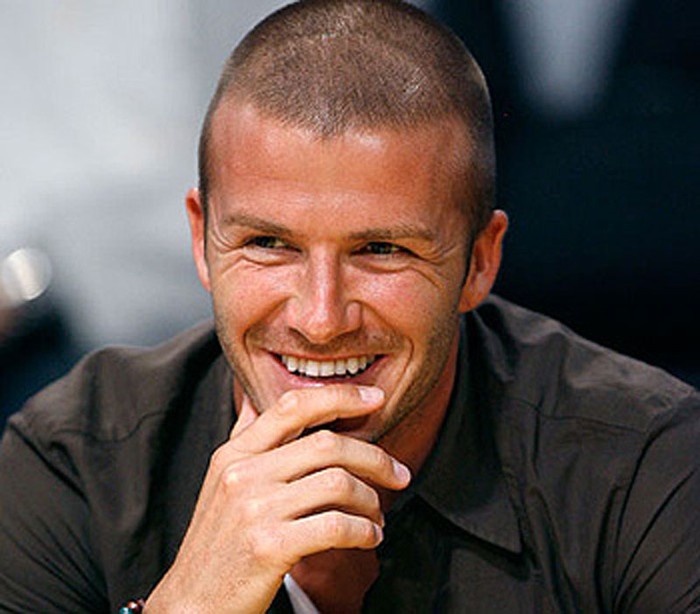 Tiền vệ trung tâm 2: David Beckham – quá đẹp trai nên thường xuyên bị dính líu tới những cuộc tình trộm lén