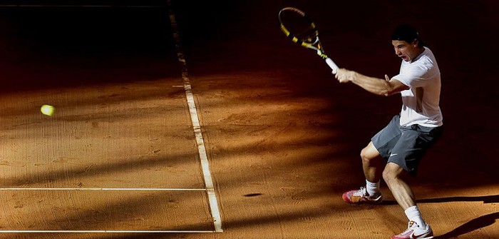 Rafael Nadal lao vào tập luyện trở lại ở Seville sau thất bại ở ATP World Tour Finals.