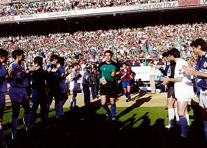 Real Madrid đánh bại Real 1-0 tại Bernabeu cuối mùa 1991-92 với bàn thắng của Adolfo Aldana. Trớ trêu là, Bernabeu hôm đó trở thành nơi Barca ăn mừng chức vô địch La Liga.
