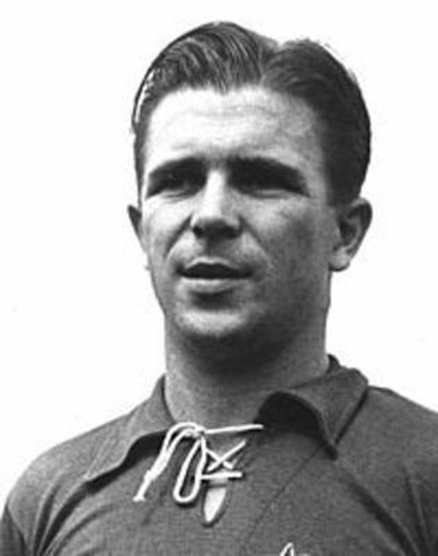 Ferenc Puskas lập cú đúp trong trận bán kết lượt về cúp C1 năm 1960, trận đấu then chốt trên con đường Real trở thành nhà vua của châu Âu năm
