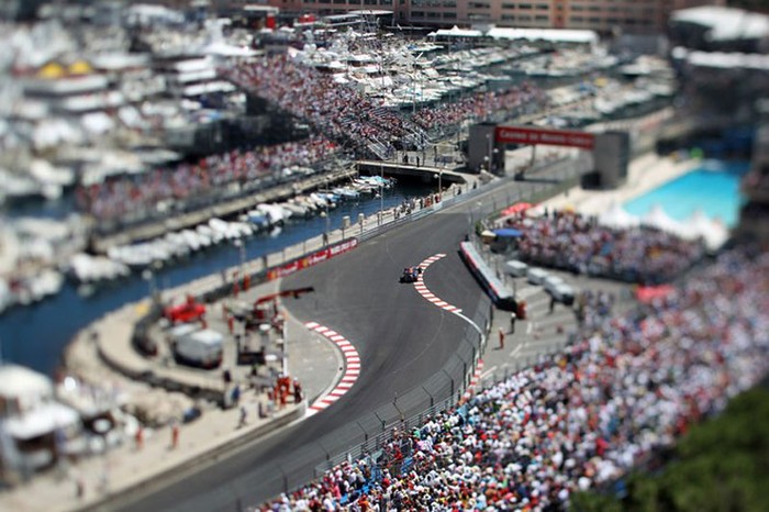 Trường đua Monte Carlo của Monaco tổ chức cuộc đua Grand Prix ngày 29/5/2011. Bức ảnh được chụp bằng thấu kính nghiêng.