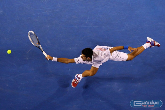 Djokovic dành break và dẫn 3-1 trước khi để cho Nadal phản công và cũng giành một break point trong lúc đối thủ sắp giành thắng lợi trong set này