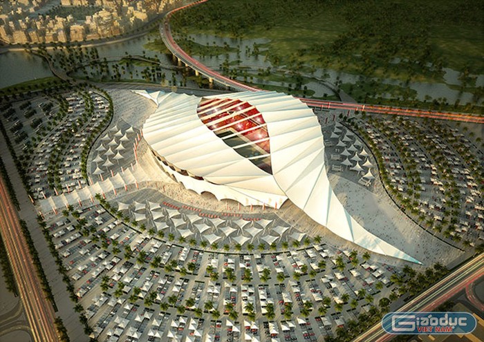 Sân vận động Al-Khor có hình dạng vỏ sò, cung cấp chỗ ngồi cho tất cả khán giả. Kết nối với một số hệ thống giao thông, bãi đậu xe tại chỗ sẽ có thể nắm giữ 6.000 xe ô tô, 350 xe buýt cùng khoảng hơn 150 lượt đến và đi của xe công cộng, cũng như 1.000 taxi và xe taxi nước. Các sân vận động sẽ thu hút hơn 45.000 người hâm mộ World Cup, với 1.000 chỗ ngồi bổ sung cho giới báo chí.