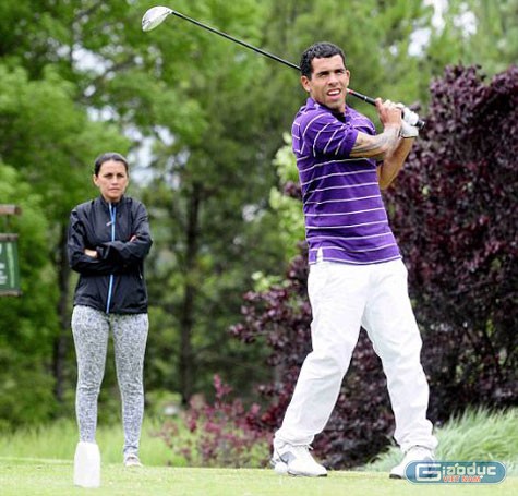 Trong thời gian "lưu vong" ở Argentina, Tevez chủ yếu đi đánh golf