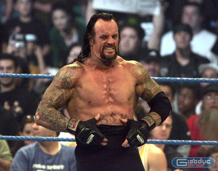 The Undertaker – tên thật Mark Calaway (Mỹ - đô vật chuyên nghiệp)
