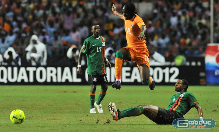 Khởi đầu của Zambia rất sáng lạn, cho dù họ bị đánh giá là ở chiếu dưới với Bờ Biển Ngà, một đội bóng toàn hảo thủ.