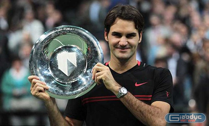 7. Roger Federer đã có danh hiệu đầu tiên của năm 2012 này khi đoạt chức vô địch tại giải World Tennis Tournament tổ chức tại Rotterdam, Hà Lan. Tay vợt số 3 thế giới vượt qua Juan Martin Del Potro với tỷ số các set là 6-1 và 6-4 sau 1 giờ 26 phút trong trận chung kết. Đây là thắng lợi thứ 9 mà Federer giành được trong 11 lần anh đối đầu với đối thủ người Argentina.
