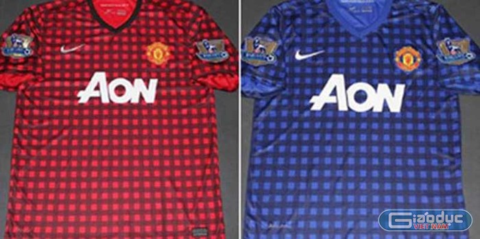 8. Vừa xuất hiện những mẫu áo đấu mới được cho là sẽ được sử dụng vào mùa sau của Chelsea lẫn Manchester United. Những chiếc áo dưới đây của MU khá giống với áo đấu của đầu thập niên 1990.