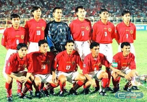 "Thế hệ vàng" của bóng đá Việt Nam, một tập hợp những danh thủ rất được mến mộ không phải vì danh hiệu mà vì sự cống hiến