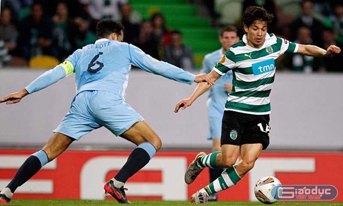 Matias Fernandez (phải) có một đêm đáng nhớ khi liên tục múa may trước hàng thủ Man City.