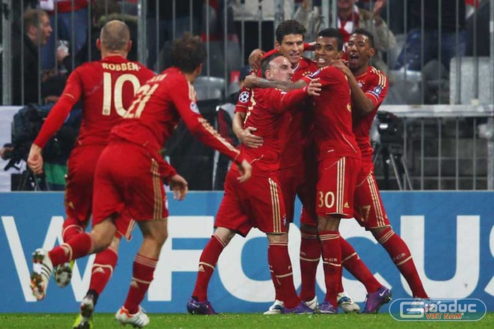Với chiến thắng này, Bayern đã lập kỷ lục lượt trận thắng có cách biệt tổng tỷ số lớn nhất trong lịch sử Champions League