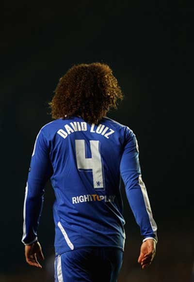 David Luiz có thể chơi trung vệ, cả hậu vệ biên lẫn tiền vệ phòng ngự