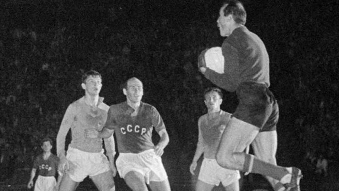 Trong trận chung kết, Nam Tư phải đối mặt với Liên Xô dưới sự dẫn dắt của Igor Netto và đặc biệt, Lev Yashin trong khung gỗ.
