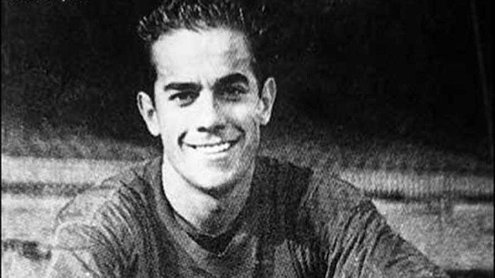 EURO 1964: Tây Ban Nha là nước đăng cai và đội tuyển của họ, với thành phần chủ yếu là các cầu thủ Barcelona và Zaragoza, đã vượt qua vòng loại để đụng độ Hungary ở bán kết. Luis Suarez (ảnh) tỏa sáng với 2 pha kiến tạo giúp chủ nhà thắng 2-1 sau 120 phút.
