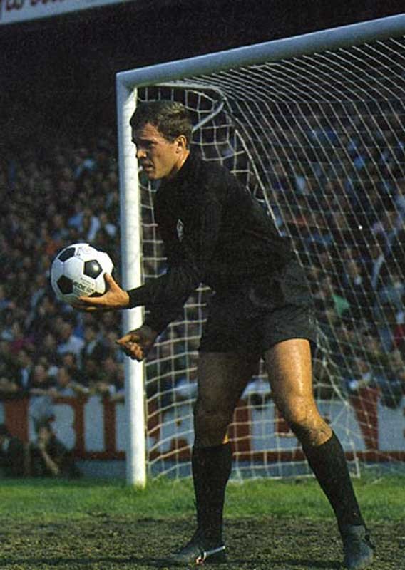 1976 - Ivo Viktor (Tiệp Khắc): Vô địch