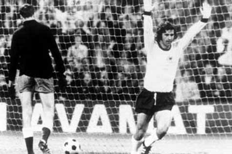 Gerd Muller với 4 bàn thắng đã đoạt danh hiệu Vua phá lưới của EURO 1972