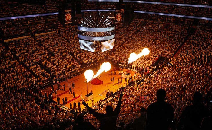 Khung cảnh trước giờ khai cuộc trận chung kết khu vực miền Đông của NBA Playoff 2012 giữa Boston Celtics và đội chủ nhà Miami Heat