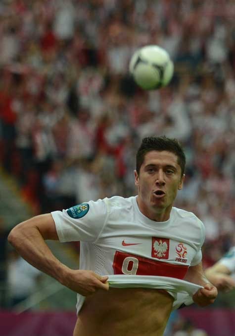 Lewandowski mở tỷ số cho Ba Lan