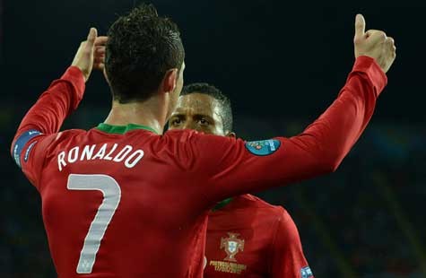 Nani và Ronaldo là 2 nhân vật châm ngòi cho các pha phản công của Bồ Đào Nha